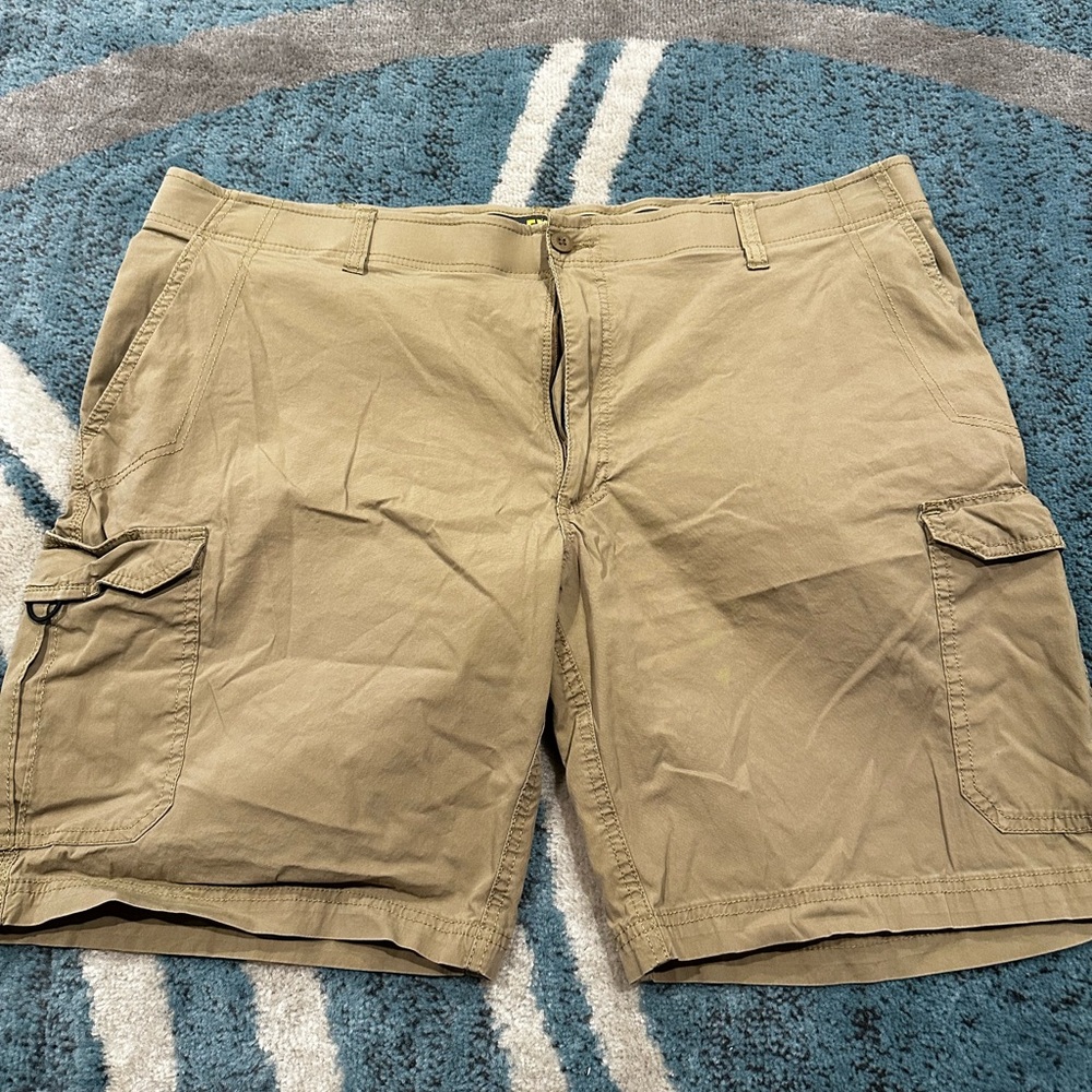 Men’s Khaki Cargo Shorts - Lee - Size 46